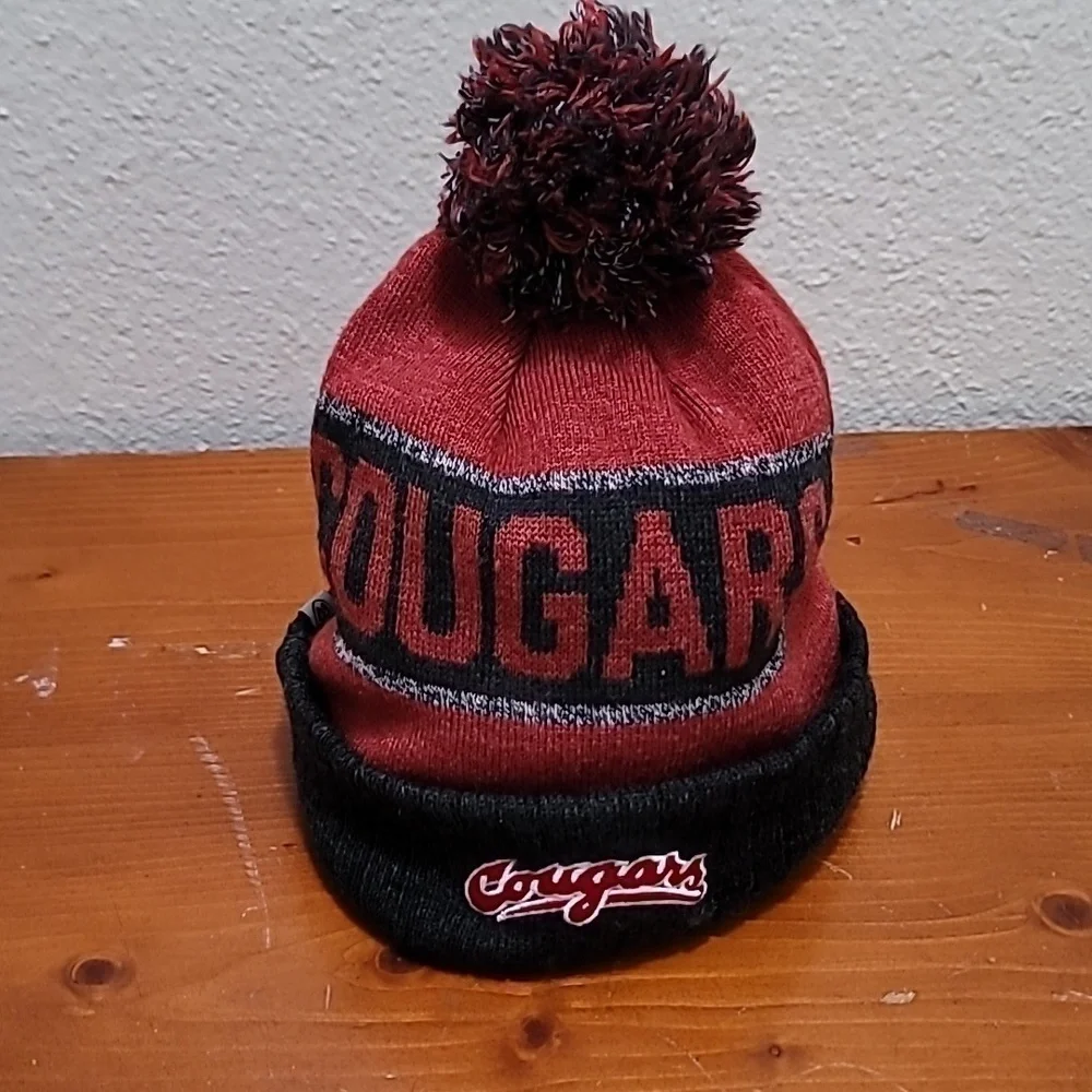 Cougars World WSU Beanie Hat Men's‎ One Size OSFM Red Black Pom Knit Cap
